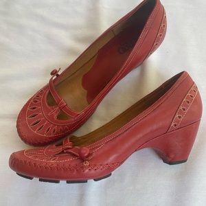 Indigo by Clarks Women's Mary Jane Leather Shoes Pumps Wedges Sz 10M Red Leather